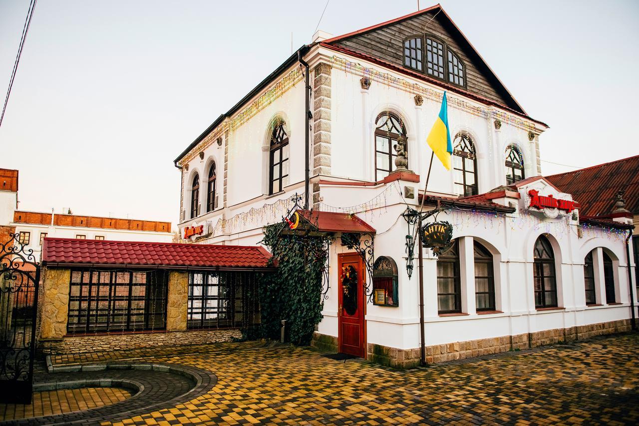 Antique House Hotel Dubno Exteriér fotografie
