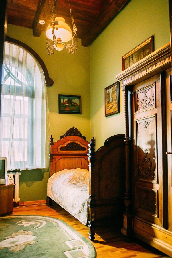 Antique House Hotel Dubno Exteriér fotografie
