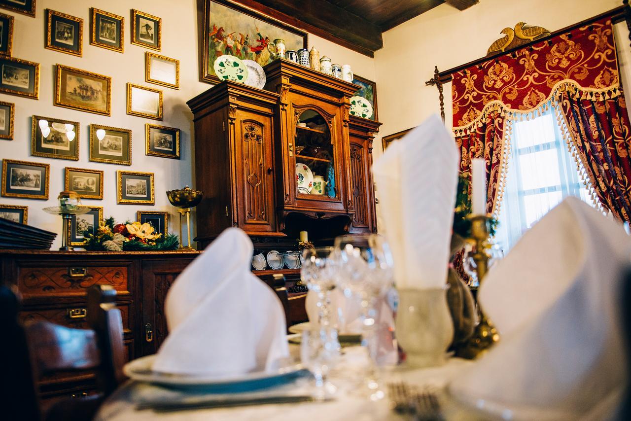 Antique House Hotel Dubno Exteriér fotografie