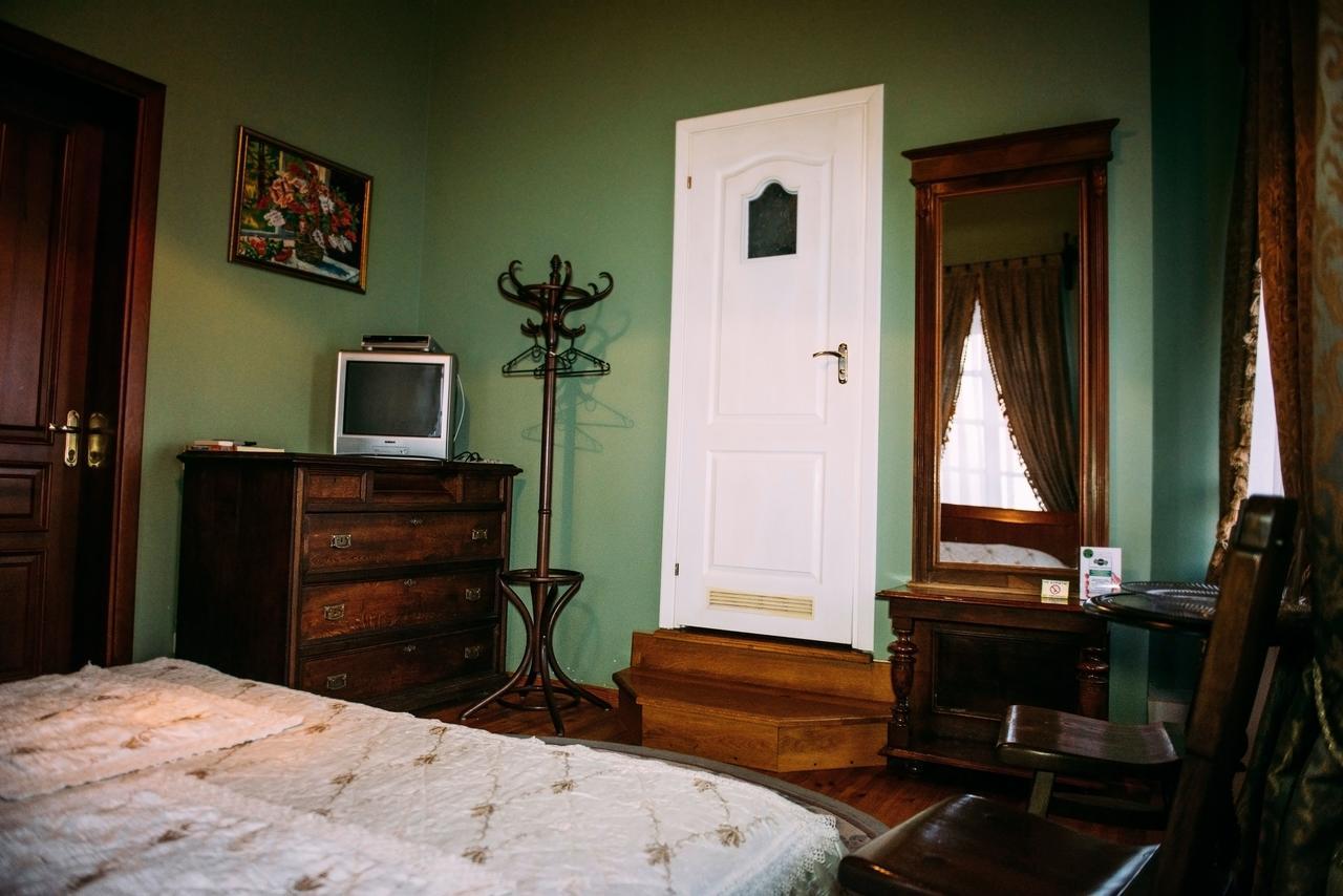Antique House Hotel Dubno Exteriér fotografie