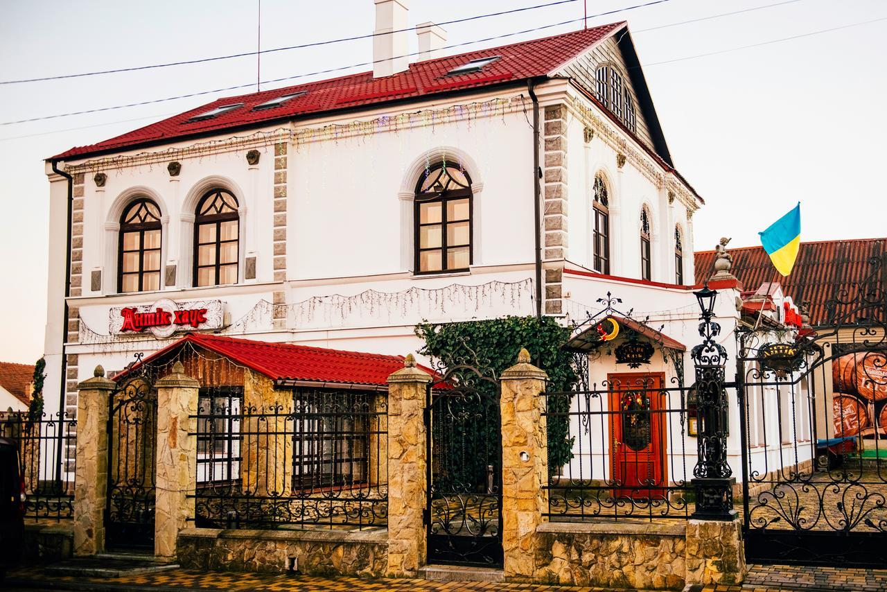 Antique House Hotel Dubno Exteriér fotografie