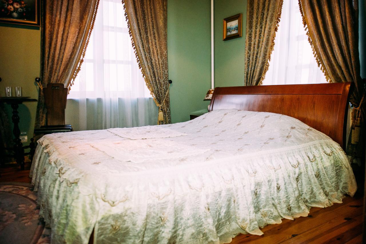 Antique House Hotel Dubno Exteriér fotografie