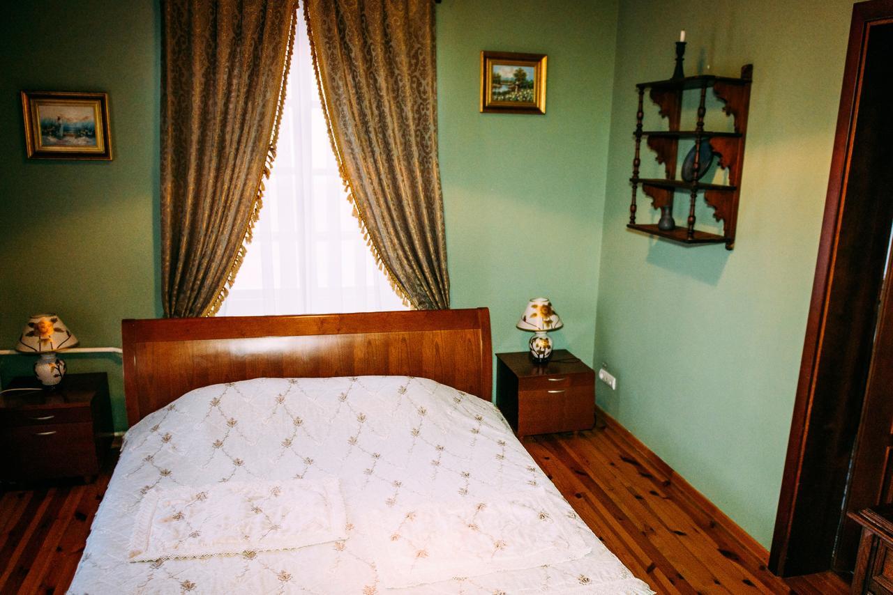 Antique House Hotel Dubno Exteriér fotografie