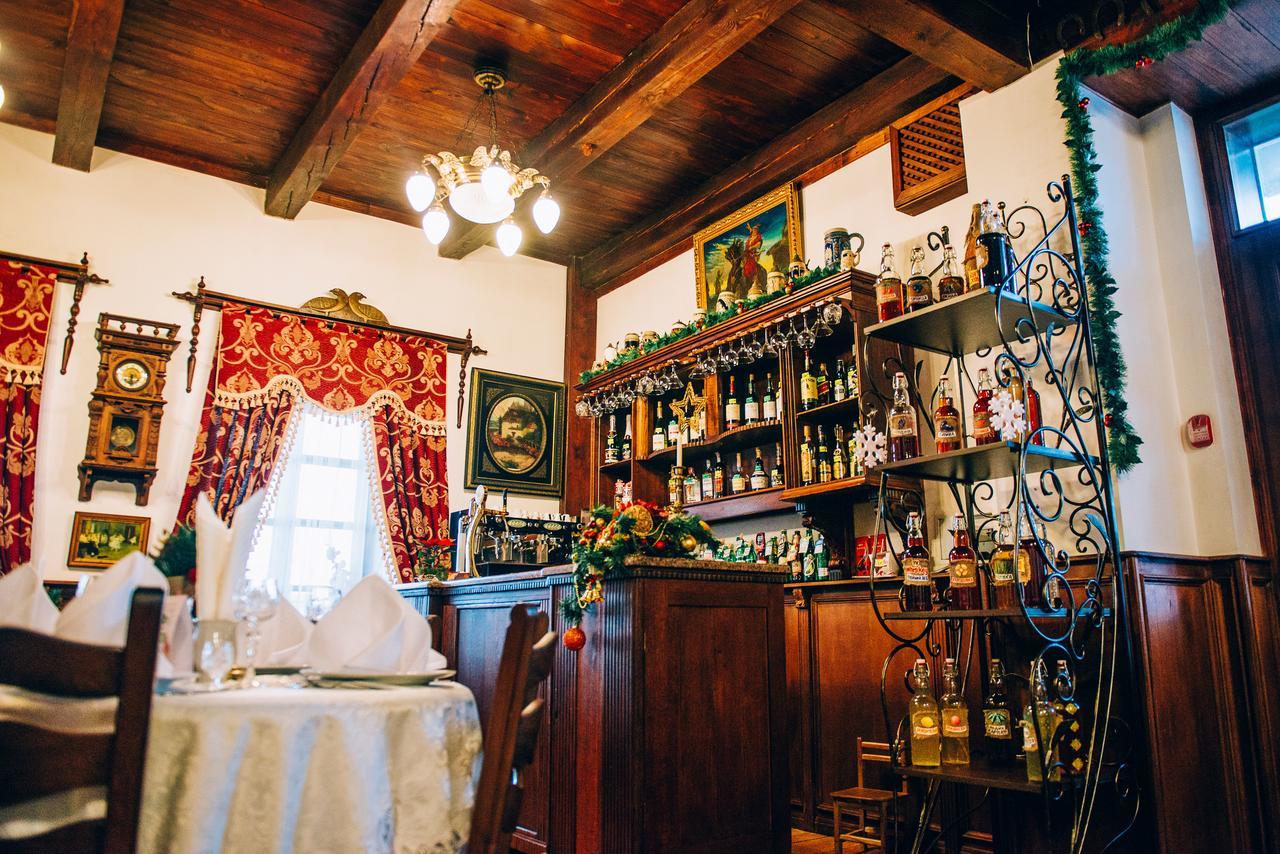 Antique House Hotel Dubno Exteriér fotografie
